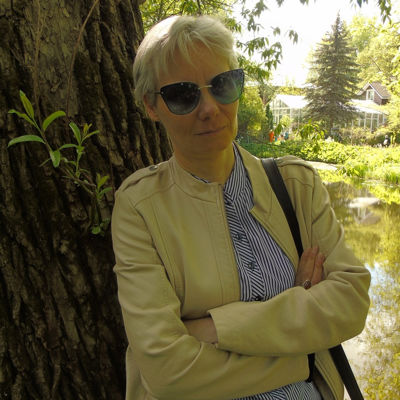 Анна Велес